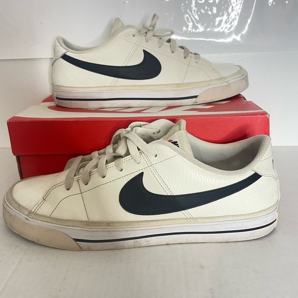 Nike shoes white and black size 10 in very good condition - Picture 1 of 6